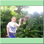 097_waileanapanapa_georgi_flower.jpg